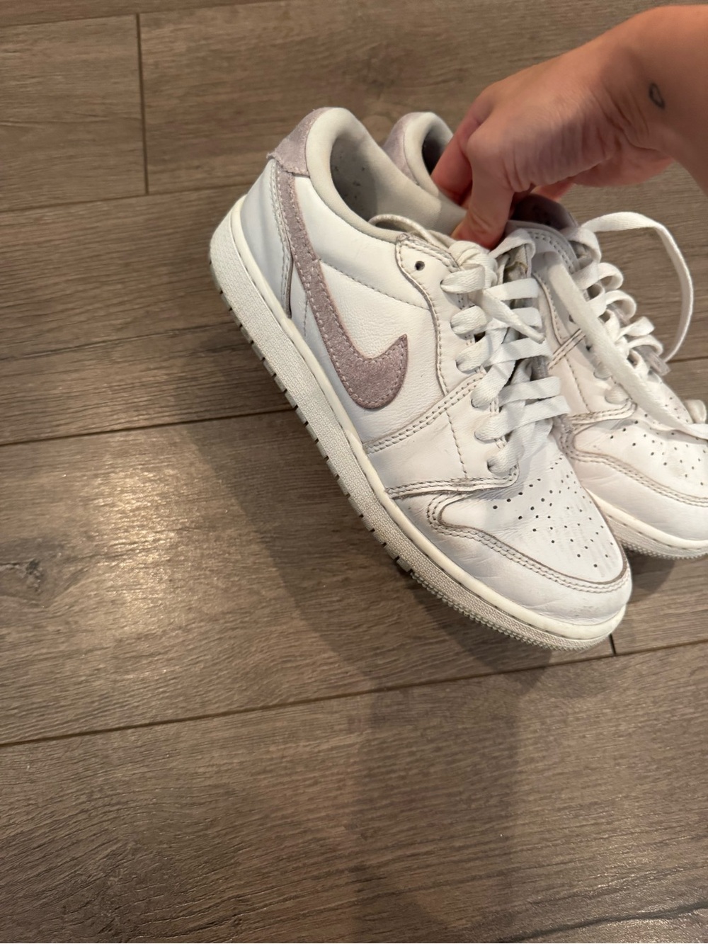 Nike White Low Top Sneakers with Pale Pink Swoosh